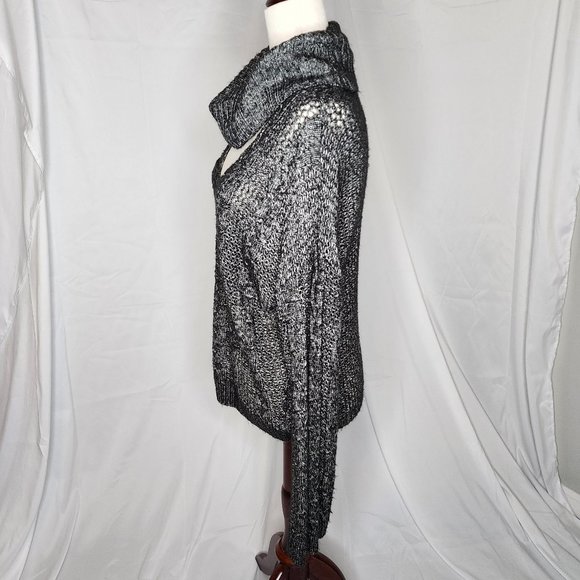 Urban Outfitters Black & Grey Turtle Neck Cut Out Sweater Size M - Picture 5 of 12